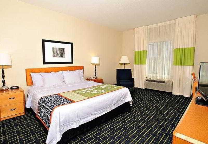Comfort Inn & Suites Akron South Zimmer foto
